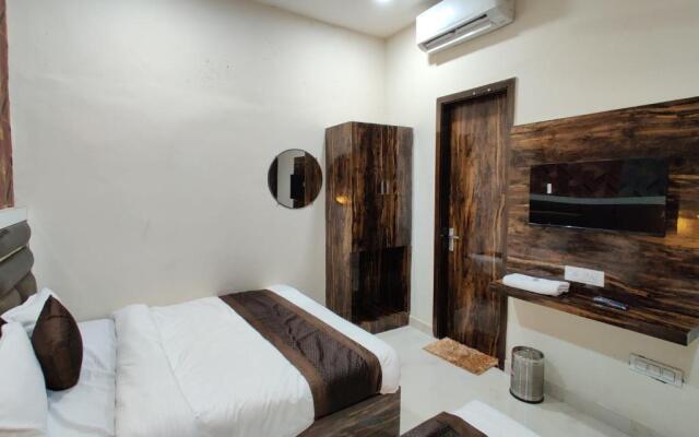 Hotel MK Grand