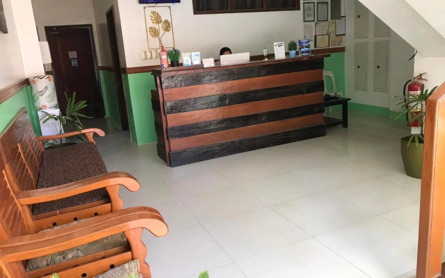 Garnet Hotel