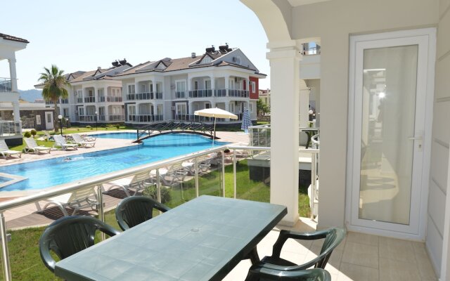 Lighthouse Legend Aparts