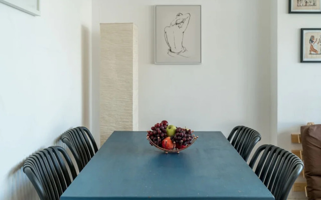 Madika Homes Stunning 2-bed Apartment in Edgware