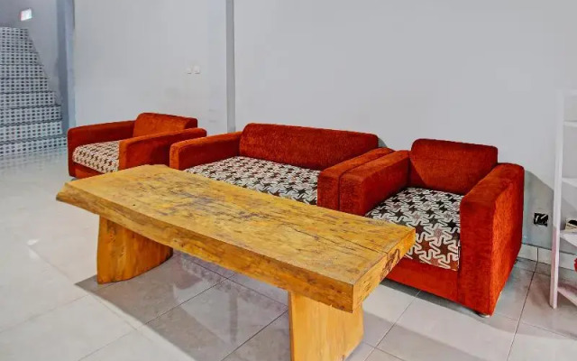 Oyo 91210 Hotel J3