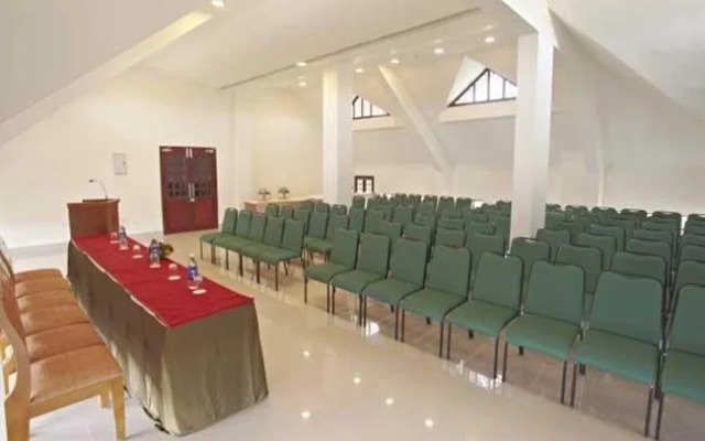 Hotel Aroor Residency