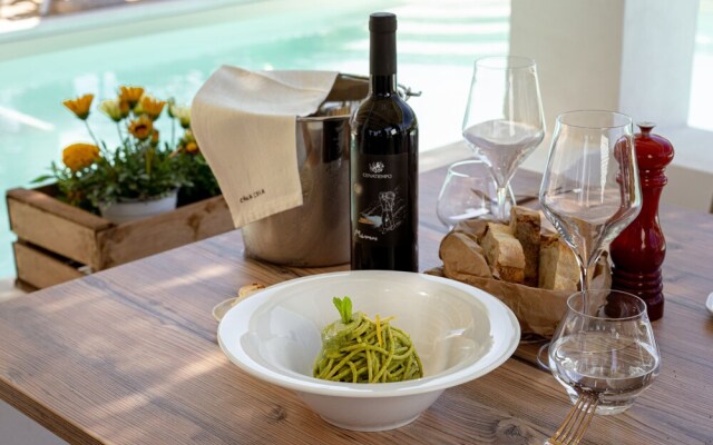 Calacala rooms, restaurant & farm experience