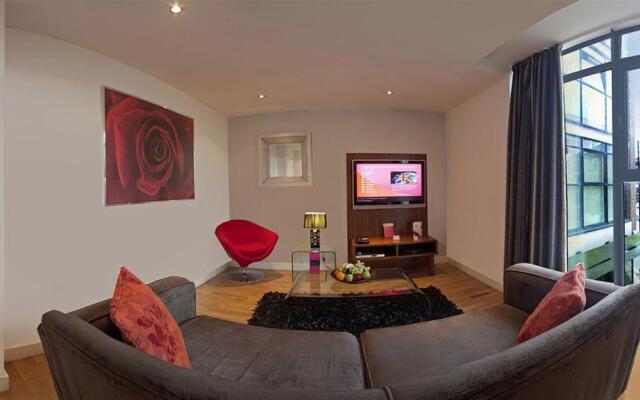 Manchester: Blue Rainbow Apartments