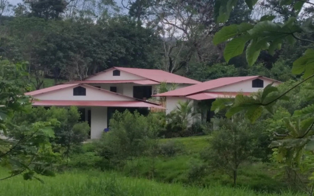 Los Susurros Casa