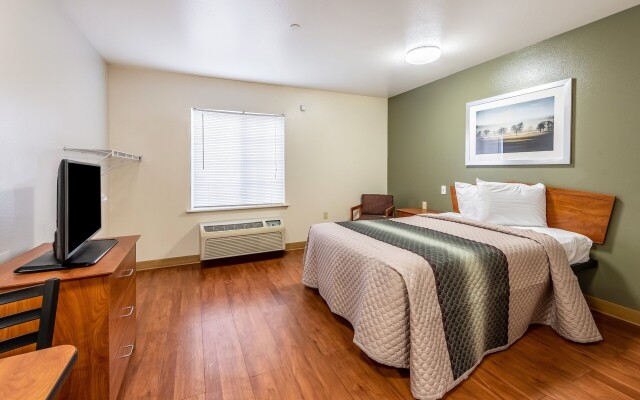 HomeTowne Studios by Red Roof Columbus