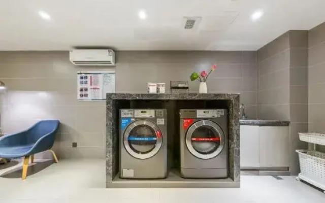 Homeinn Selected Hotel (Nanjing Railway Station North Square Hongshan Forest Zoo Subway Station)