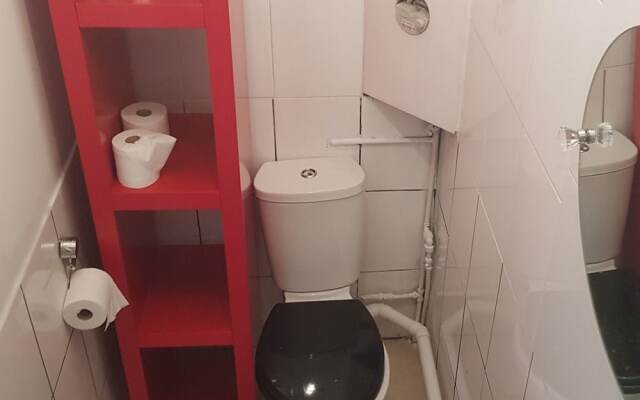 Studio Flat in Stoke Newington High Street