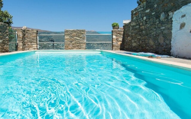 "Aura" apt in Stone Tower 1690 • Andros