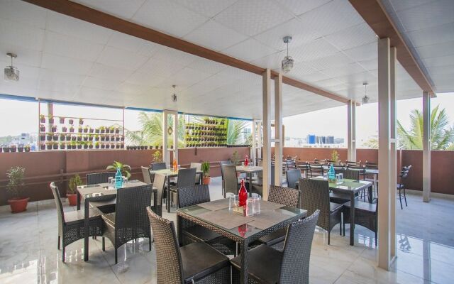 OYO 26963 Hotel Crystal Grandeur