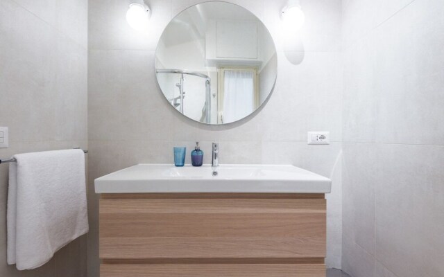 Modern Trendy Flat Well Connected W/vatican