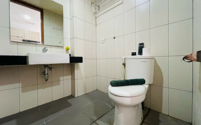 Deluxe Studio Room At Dago Suites Apartment