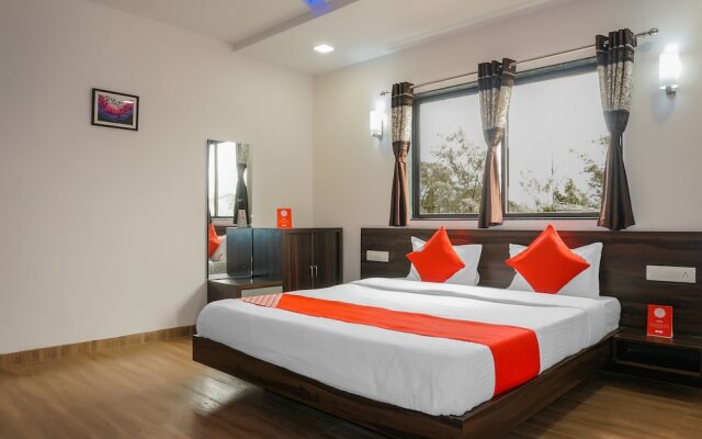 OYO 18815 Bhushan Residency