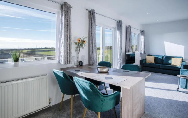 The Penthouse 1 Bedroom Apartment Ocean Breeze