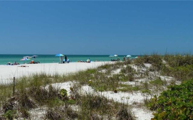 Anna Cabana Bungalow #4 by RedAwning