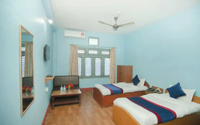 OYO 335 Hotel Nayaram