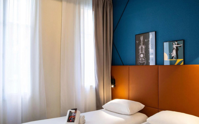 Centro Al Manhal by Rotana