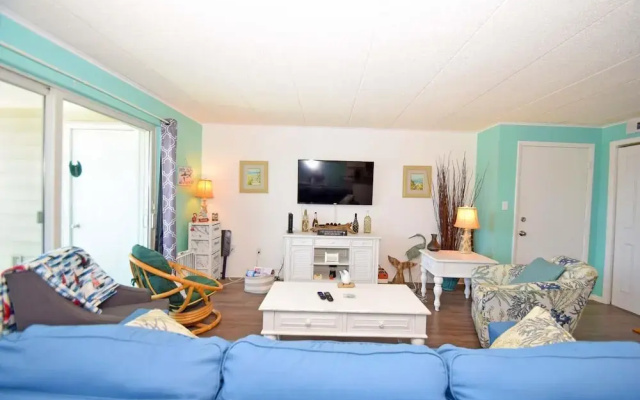 Thunder Island 81b 2 Bedroom Condo by RedAwning