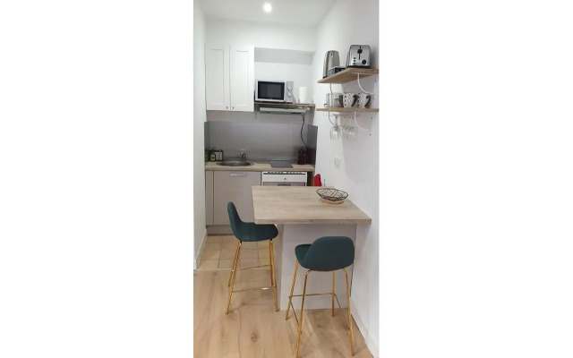Studio Charmant-Confort-Hypercentre-Metro-Wifi