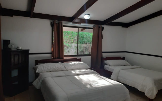 Hacienda La Pacífica Eco-Lodge