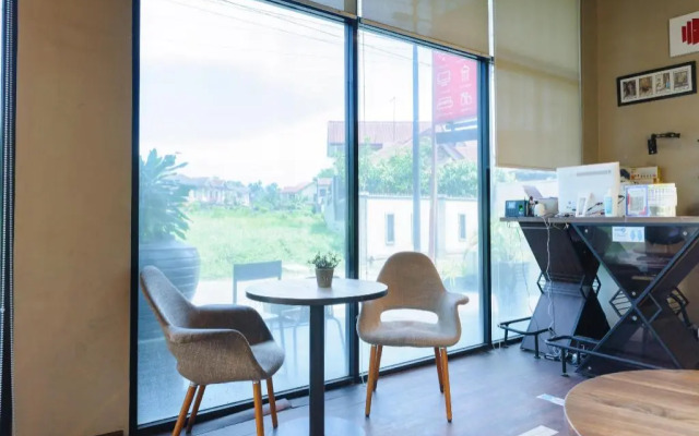 RedDoorz Plus near Universitas Sumatera Utara