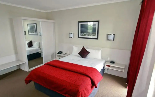 Isa Hotel