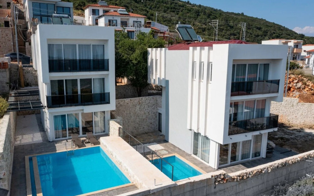 Private Pool Garden Villa- All Rooms w AC