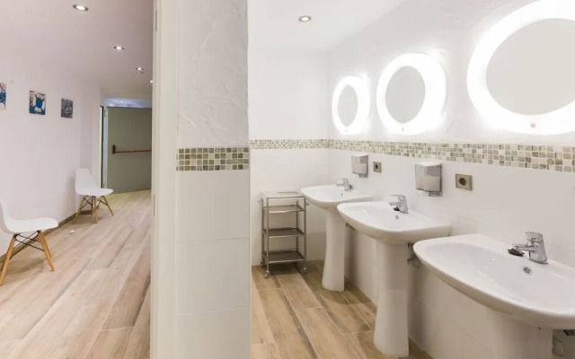 Y Hostel - Albergue Juvenil