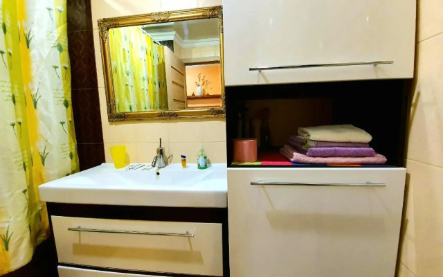Apartment Ushakova 16