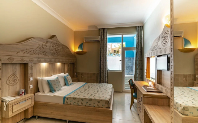 Отель Miarosa Kemer Beach