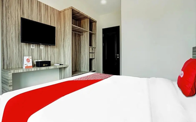 OYO 90164 La'rissa Residence