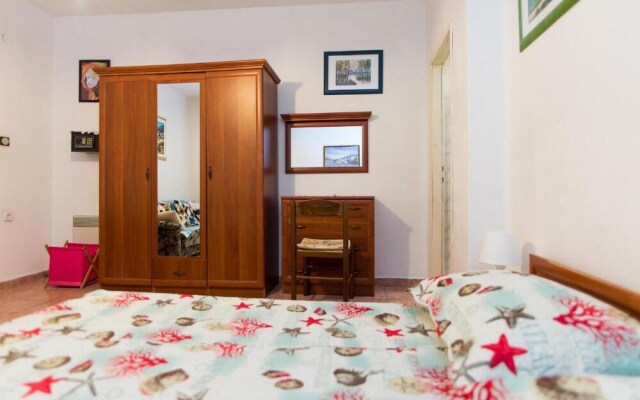 Stunning Apartment in Grebastica With Wifi and 2 Bedrooms