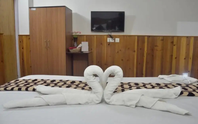 Green Leaf Resort