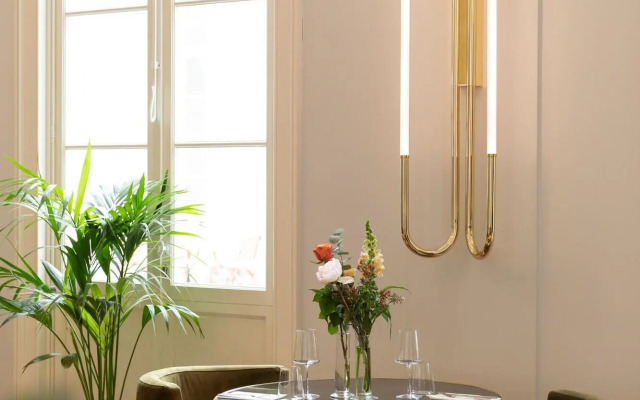 Sapphire House Antwerp, Autograph Collection