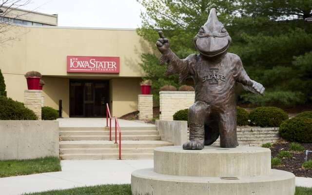 Gateway Hotel and Conference Center at Iowa State University