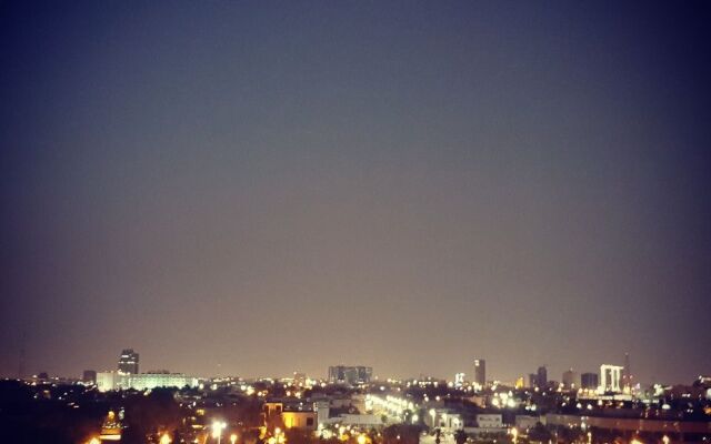 Alhamra Tower Hotel