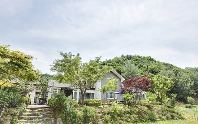 Yeongju Buseoksa Ganeun Gilae Pension