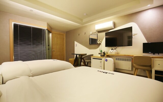 Modern Hotel
