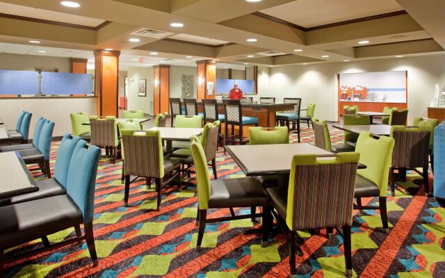 Holiday Inn Express Kearney by IHG