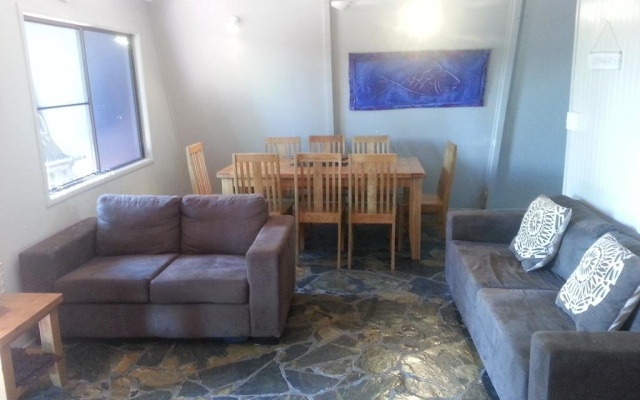 Seascape Holidays - 53 Reef Street – Guest Rooms – Port Douglas