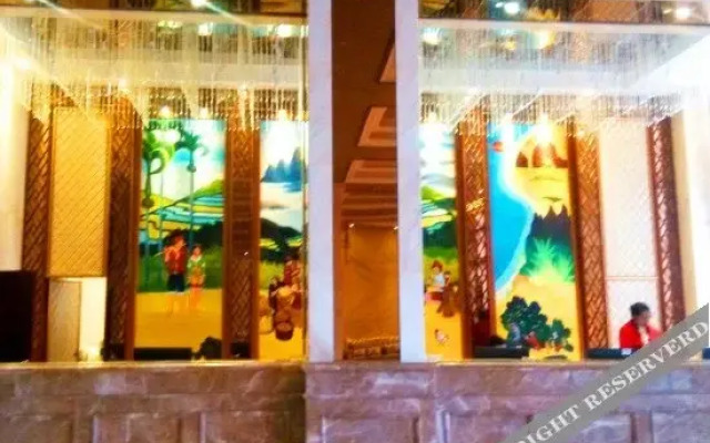 Coconut Rhyme Golden Dragon Hotel (Qionghai Yinhai Road Flagship)