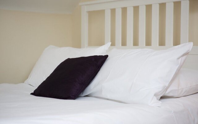 Bristol Serviced Lets - 152/154 Bath road