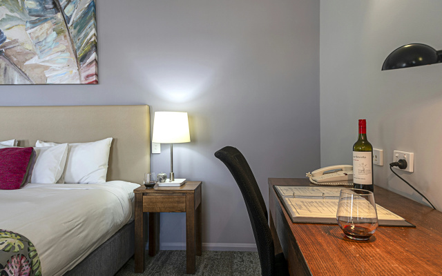 Coachman's Inn Warwick – Guest Rooms – Warwick