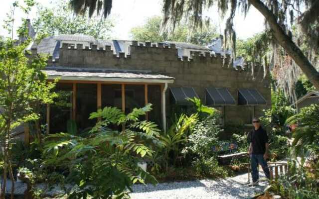 Castle Garden Bed & Breakfast