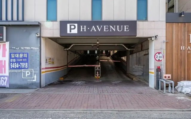 hotelImage