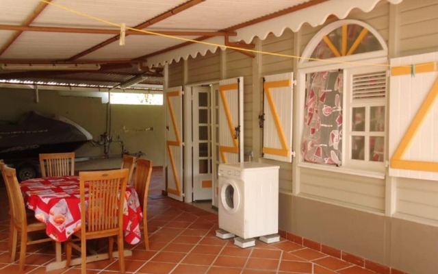 House with 2 Bedrooms in Le François, with Enclosed Garden And Wifi - 20 Km From the Beach