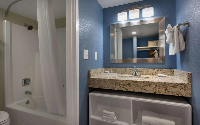 Dayton House Resort, BW Signature Collection