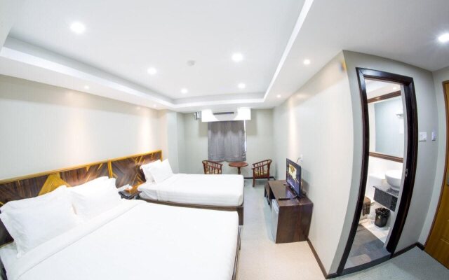 Tristar Hotel