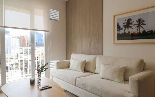 w Amazing 2BR With Balcony in Miraflores