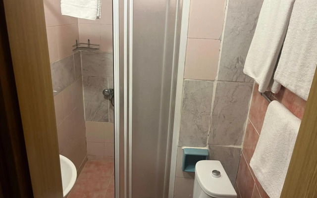 Istanbul Paris Hotel & Hostel